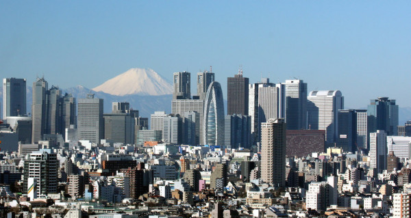 Tokyo-skyline-fuji